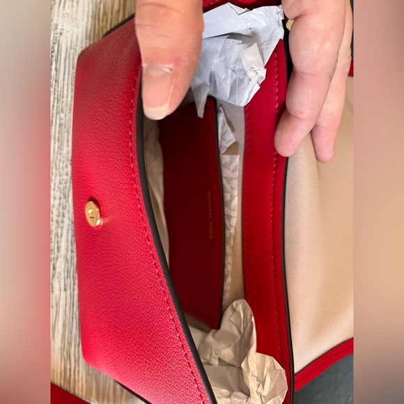 🆕 Michael Kors Vibrant Red Crossbody Bag - Picture 8 of 9